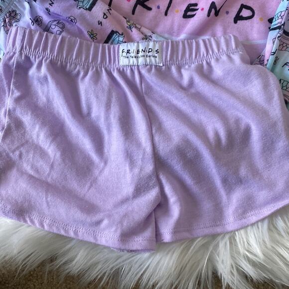 Friends | Kids Top and Bottom Pajama Set Size XS (4/5) - Picture 2 of 9